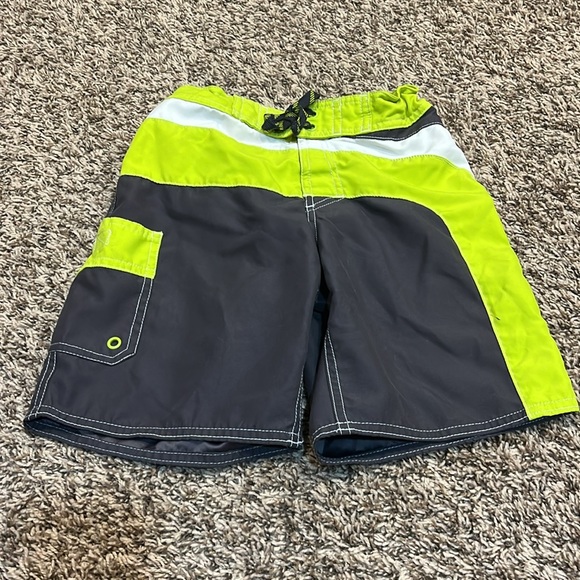 L.L BEAN swim trunk bundle - Picture 4 of 8